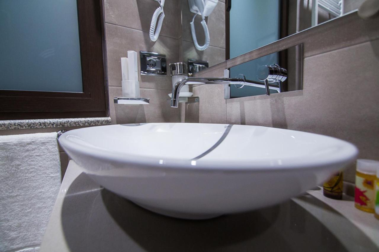 Hotel Regal Korce Kamer foto