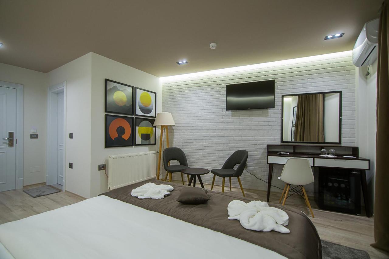 Hotel Regal Korce Buitenkant foto