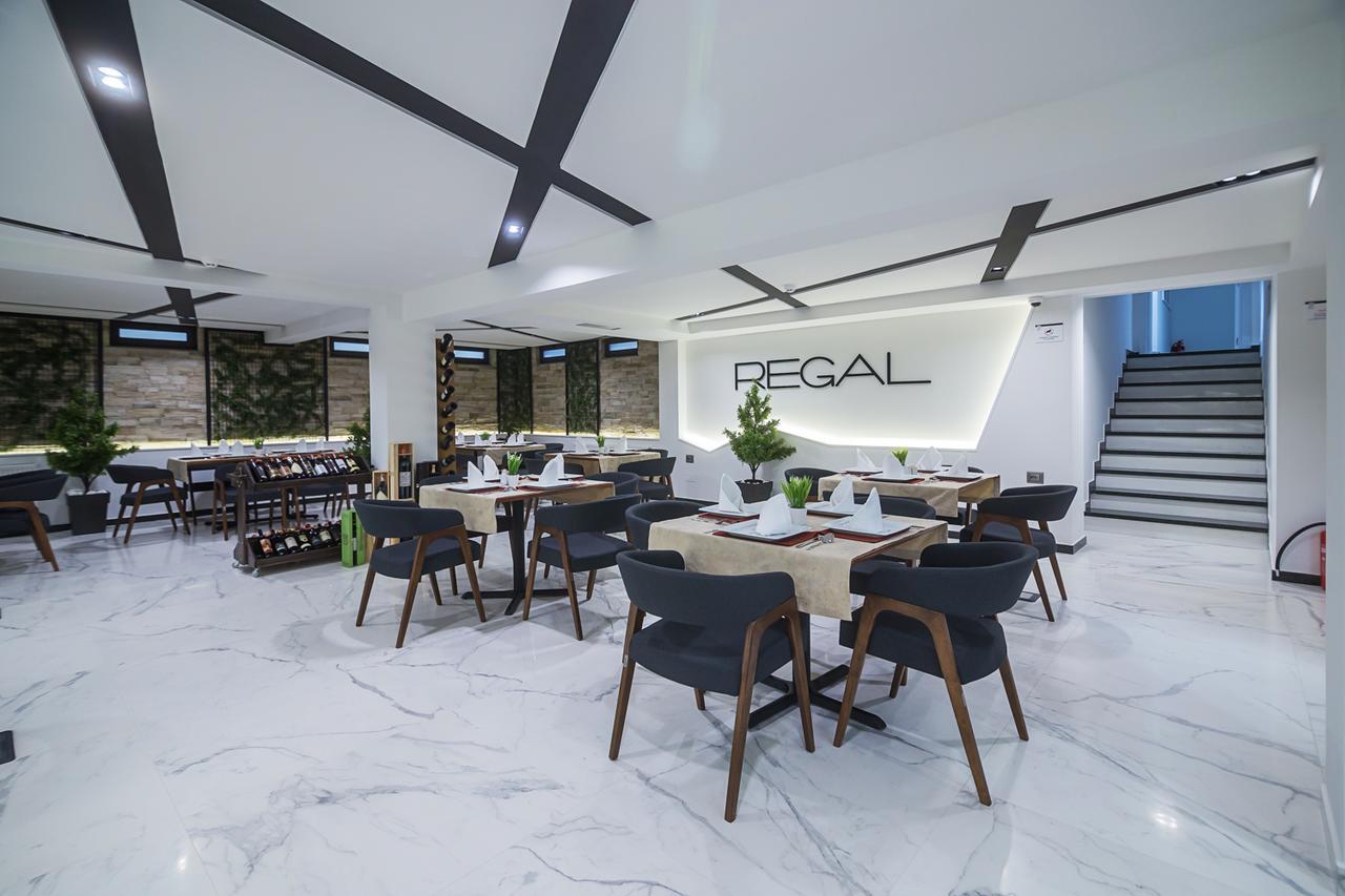 Hotel Regal Korce Buitenkant foto