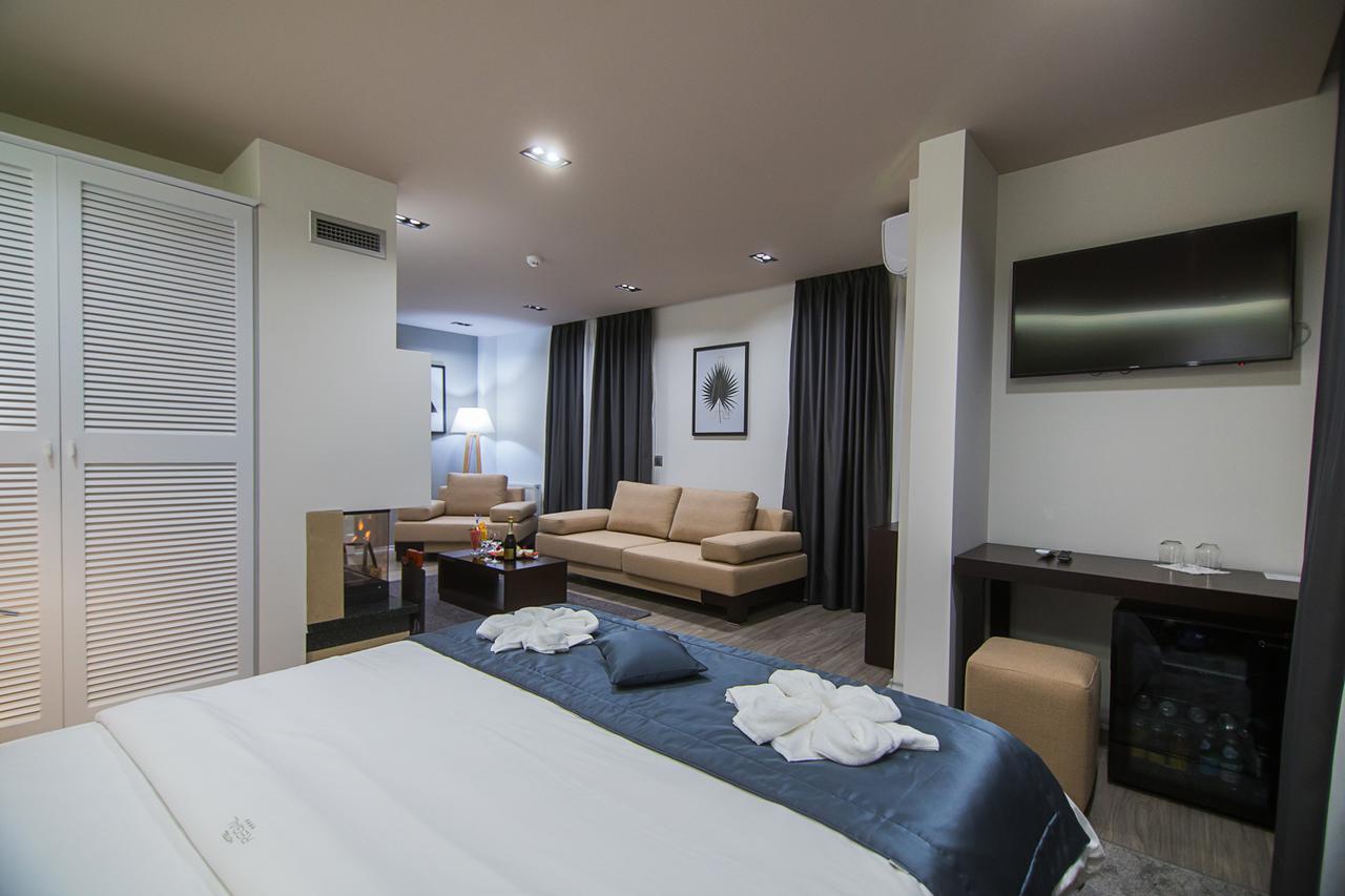 Hotel Regal Korce Buitenkant foto