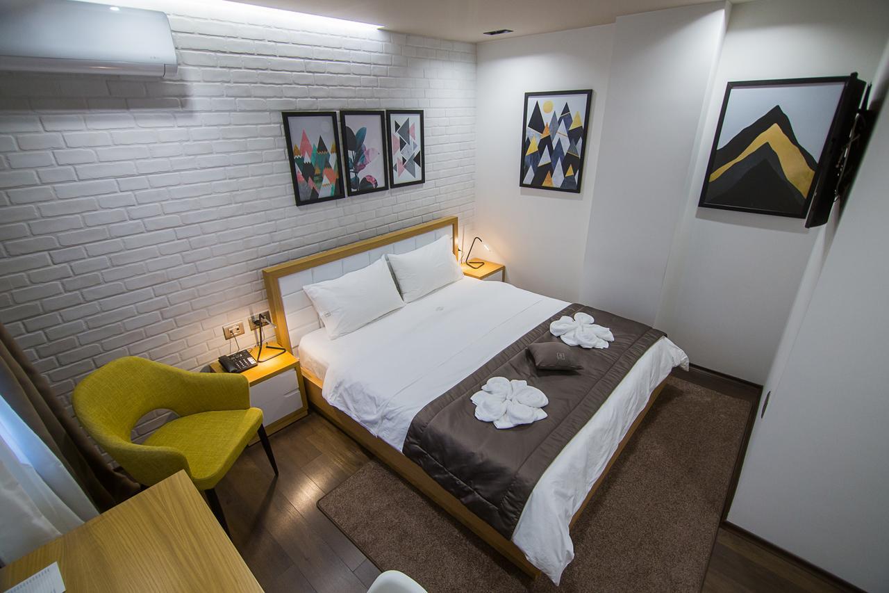 Hotel Regal Korce Buitenkant foto