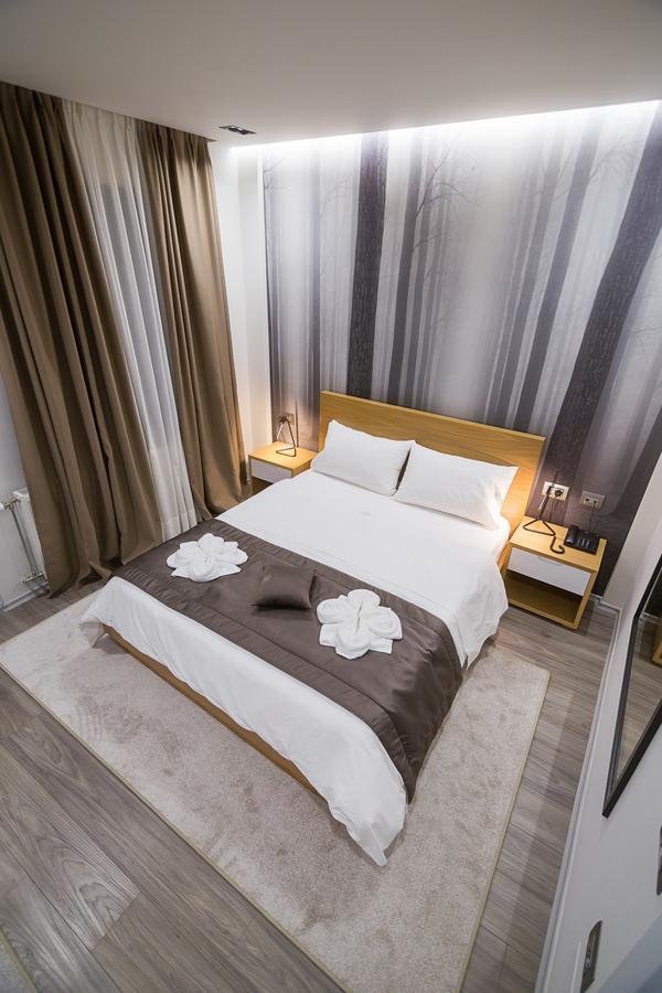 Hotel Regal Korce Buitenkant foto